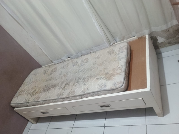 Cama de Solteiro (bom Estado)